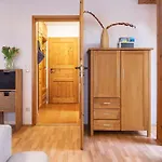 Alpen-hostel Suedgrat Mit Motorradvermietung Apartmán Memmingen